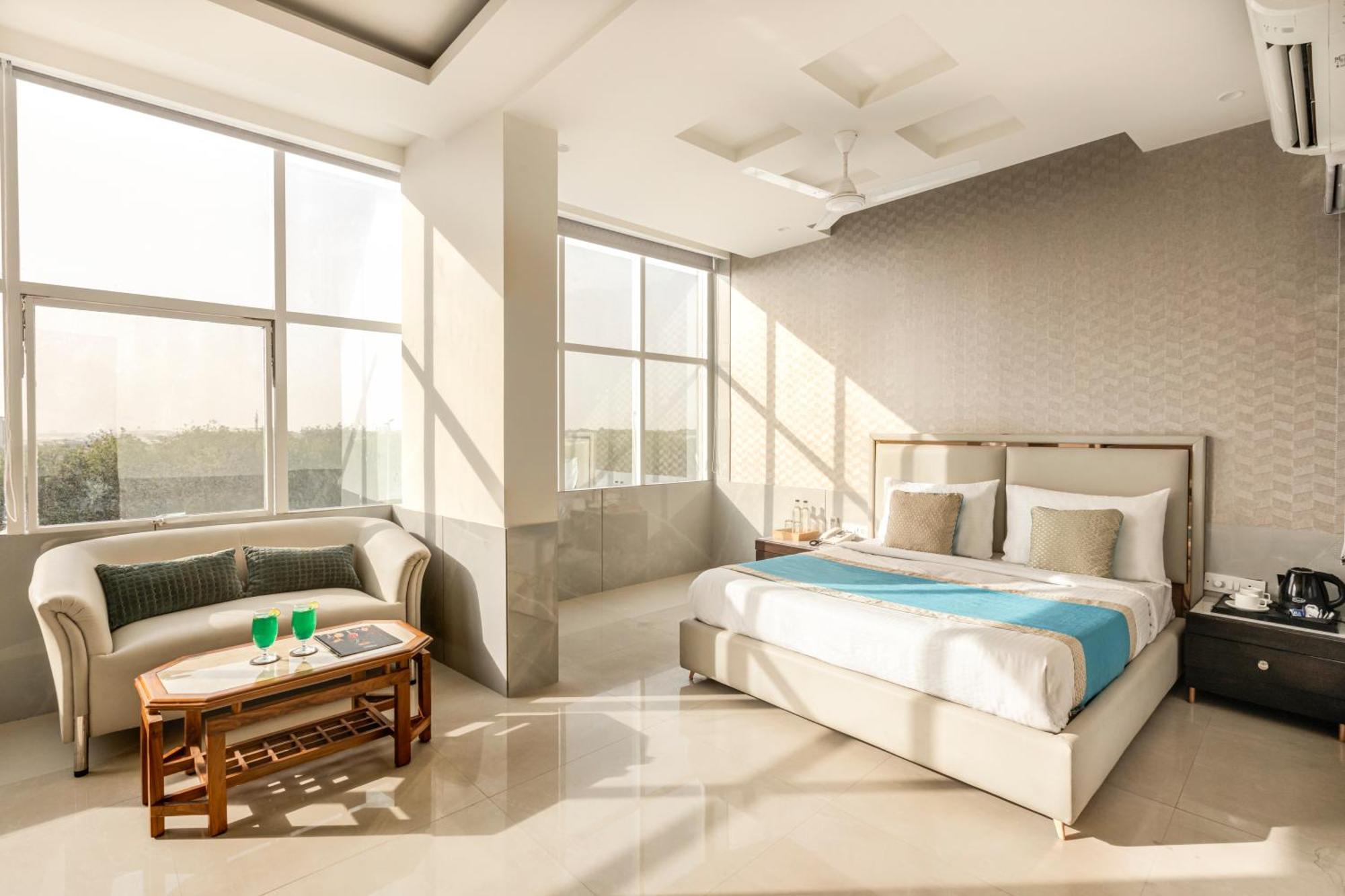 Hotel Aero Star By Star Group Új-Delhi Kültér fotó