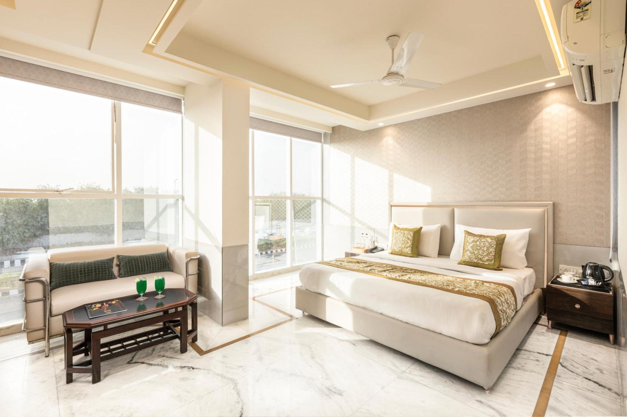 Hotel Aero Star By Star Group Új-Delhi Kültér fotó