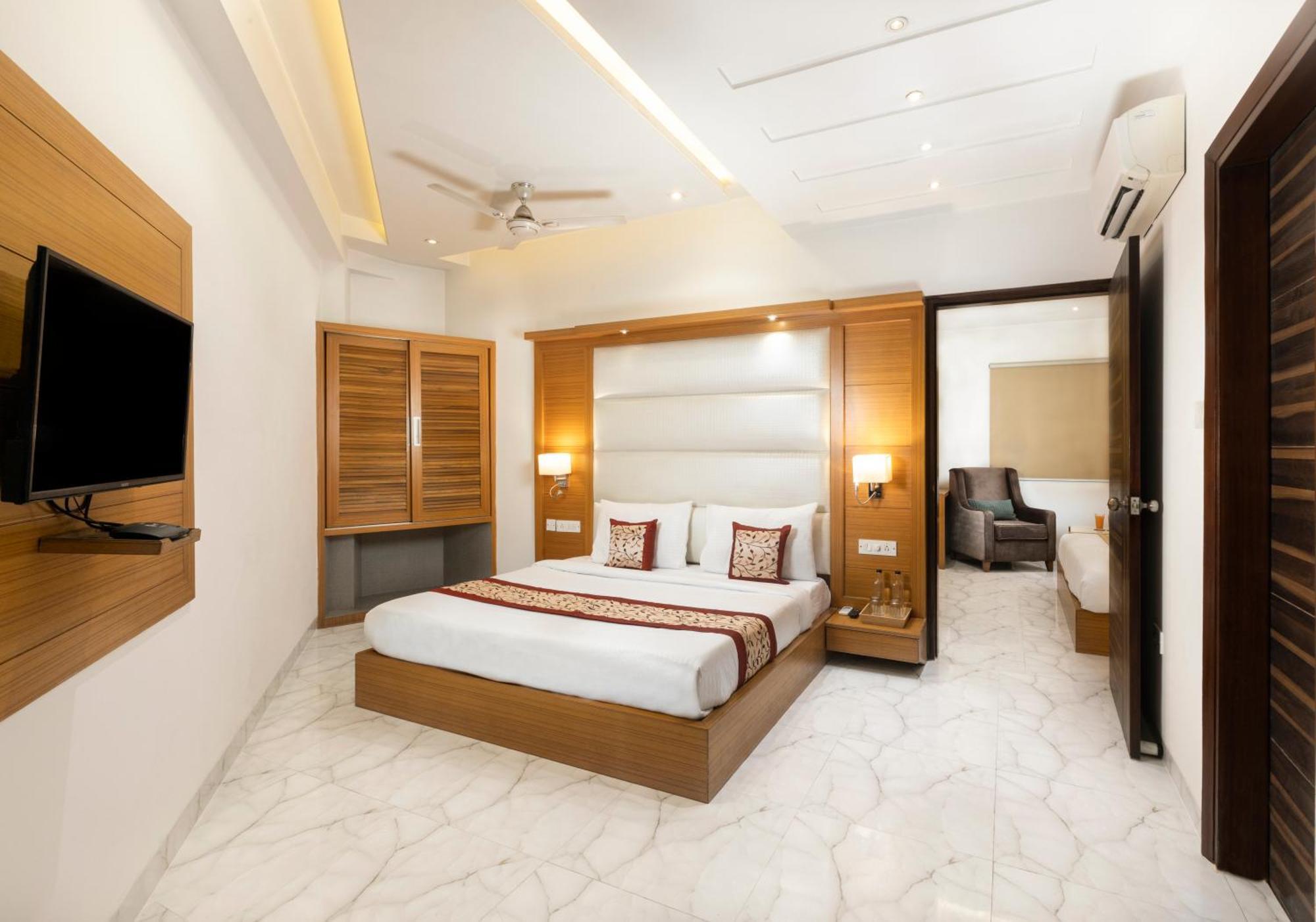 Hotel Aero Star By Star Group Új-Delhi Kültér fotó