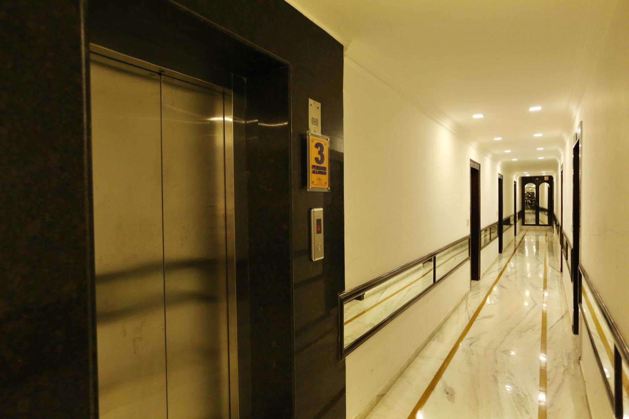 Hotel Aero Star By Star Group Új-Delhi Kültér fotó