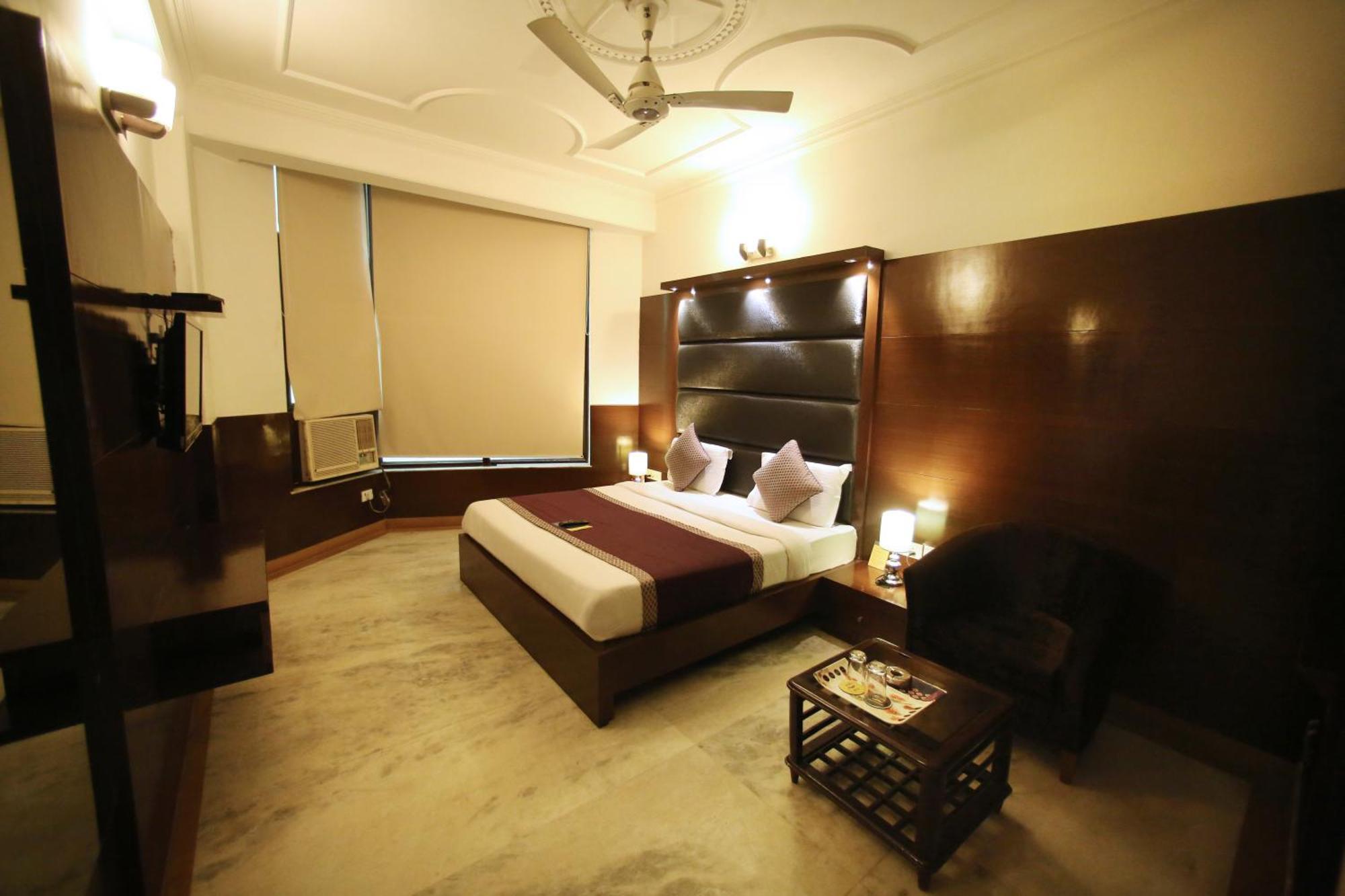 Hotel Aero Star By Star Group Új-Delhi Kültér fotó