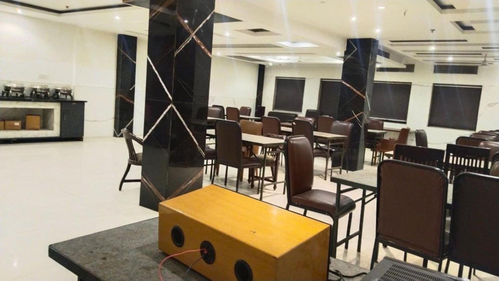 Hotel Aero Star By Star Group Új-Delhi Kültér fotó