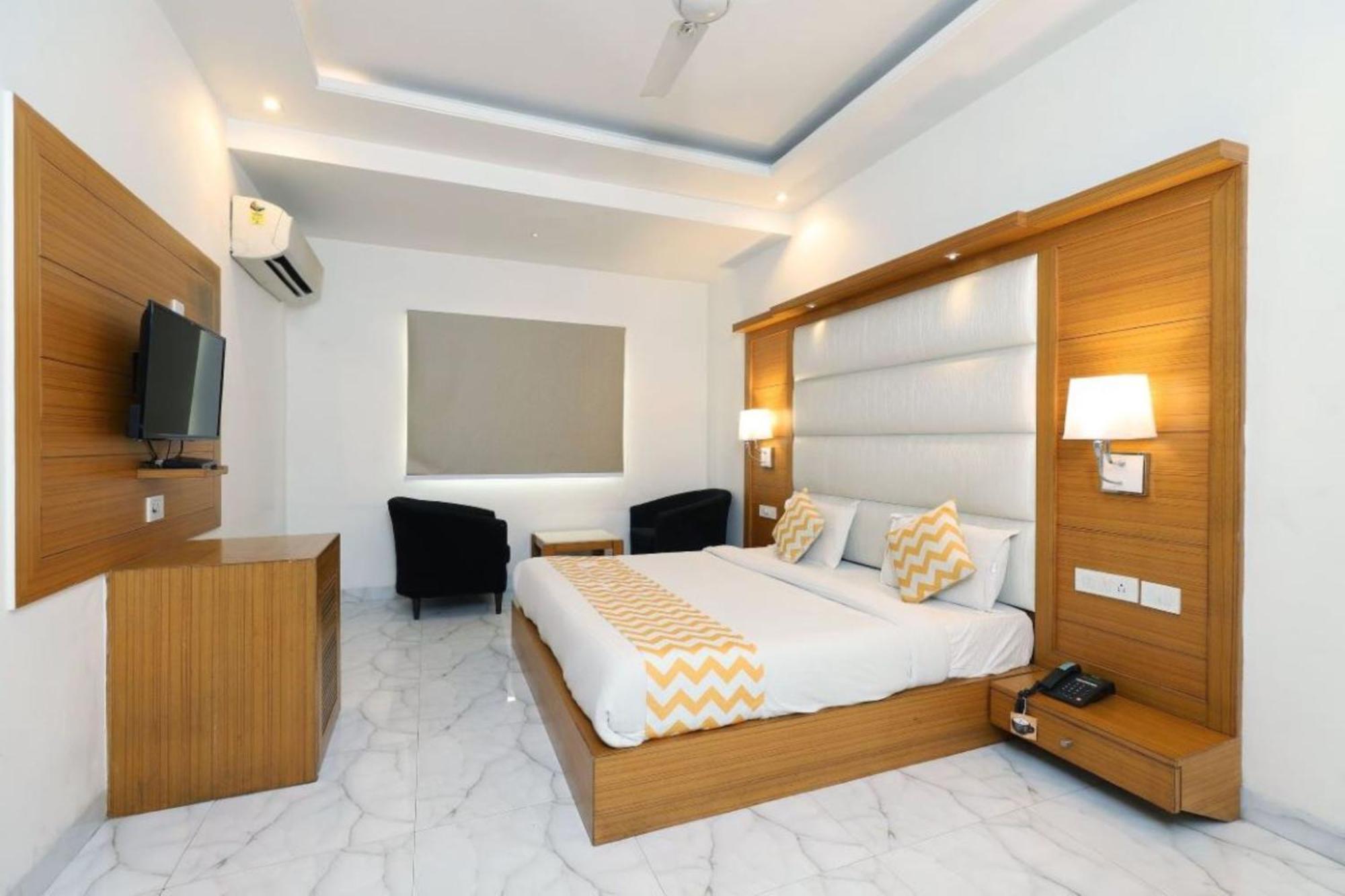 Hotel Aero Star By Star Group Új-Delhi Kültér fotó