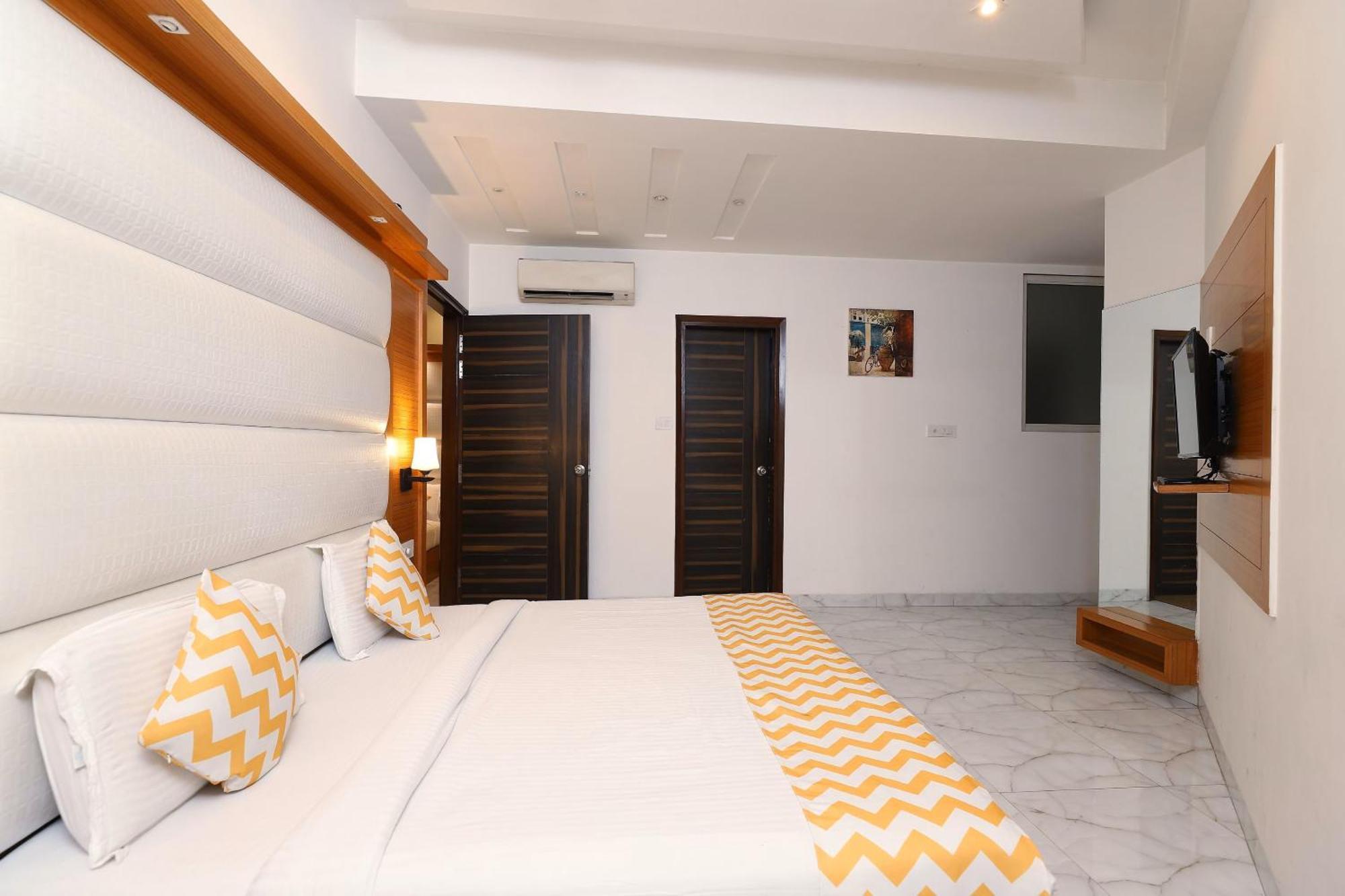 Hotel Aero Star By Star Group Új-Delhi Kültér fotó